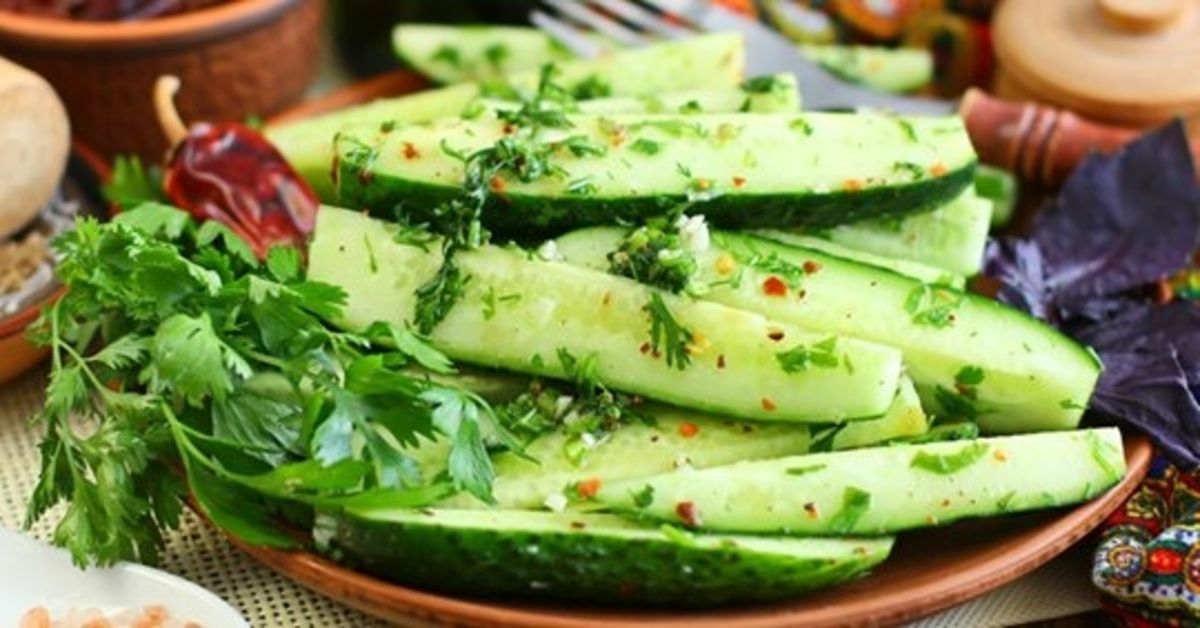 Вкусно просто огурцы. Огурцы по грузински. Малосольные огурцы по грузински. Огурцы с пряностями. Малосольные огурцы с пряностями. +.