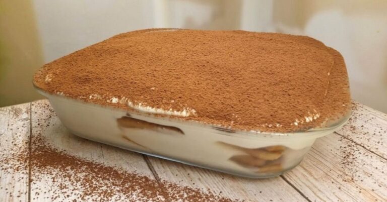 Tiramisu su grietine ir kreminiu sūriu