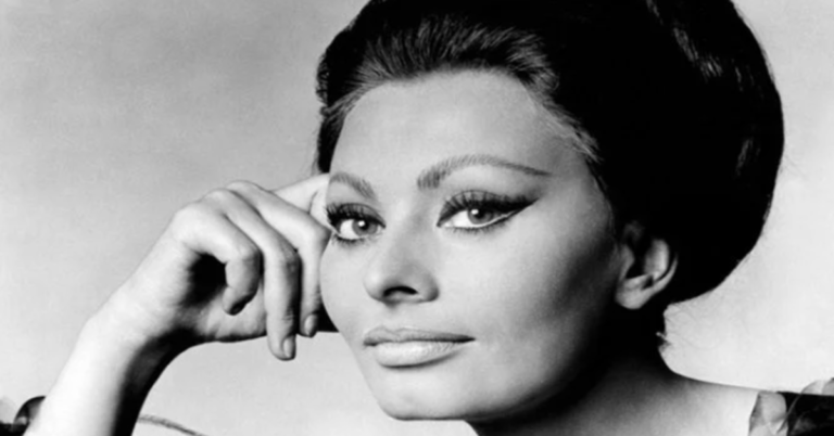 „Paprastumas yra elegancijos esmė“: 5 išmintingos Sophia Loren pamokos apie amžių ir grožį