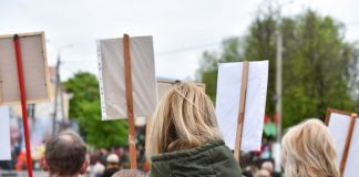 Protestai prieš cenzūrą socialiniuose tinkluose